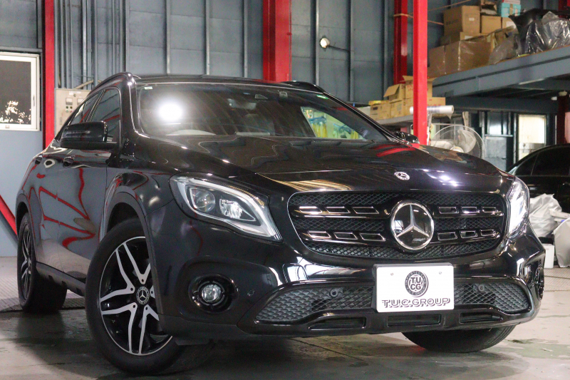 メルセデスベンツ GLA GLA250 4MATIC ﾚｰﾀﾞｰSP　受注生産ﾓﾃﾞﾙ 後期 黒革 ﾊﾟﾉﾗﾏｻﾝﾙｰﾌ 8ｲﾝﾁﾜｲﾄﾞﾅﾋﾞ CarPlay LEDﾍｯﾄﾞﾗｲﾄ ｱｸﾃｨﾌﾞｸﾙｺﾝ ｼｰﾄﾋｰﾀｰ ﾗﾝﾊﾞｰｻﾎﾟｰﾄ ﾒﾓﾘｰﾊﾟﾜｰｼｰﾄ ﾊﾞｯｸｶﾒﾗ 自動ﾘｱｹﾞｰﾄ 専用ｴｸｽﾃﾘｱ&18ｲﾝﾁｱﾙﾐ　2年保証