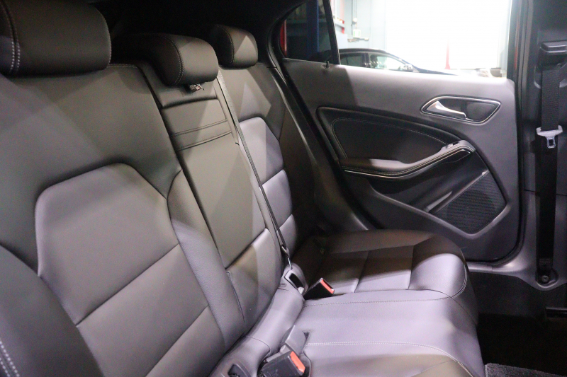 メルセデスベンツ GLA GLA250 4MATIC ﾚｰﾀﾞｰSP　受注生産ﾓﾃﾞﾙ 後期 黒革 ﾊﾟﾉﾗﾏｻﾝﾙｰﾌ 8ｲﾝﾁﾜｲﾄﾞﾅﾋﾞ CarPlay LEDﾍｯﾄﾞﾗｲﾄ ｱｸﾃｨﾌﾞｸﾙｺﾝ ｼｰﾄﾋｰﾀｰ ﾗﾝﾊﾞｰｻﾎﾟｰﾄ ﾒﾓﾘｰﾊﾟﾜｰｼｰﾄ ﾊﾞｯｸｶﾒﾗ 自動ﾘｱｹﾞｰﾄ 専用ｴｸｽﾃﾘｱ&18ｲﾝﾁｱﾙﾐ　2年保証