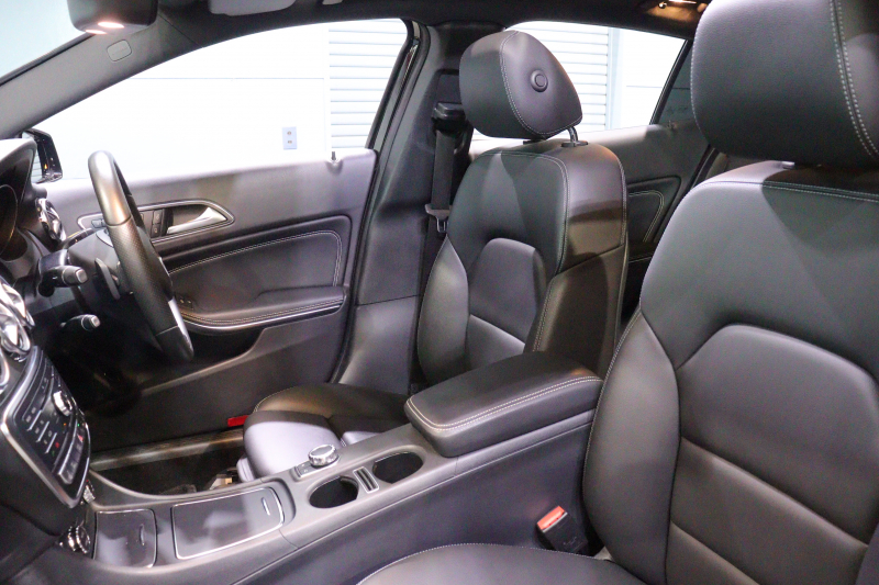 メルセデスベンツ GLA GLA250 4MATIC ﾚｰﾀﾞｰSP　受注生産ﾓﾃﾞﾙ 後期 黒革 ﾊﾟﾉﾗﾏｻﾝﾙｰﾌ 8ｲﾝﾁﾜｲﾄﾞﾅﾋﾞ CarPlay LEDﾍｯﾄﾞﾗｲﾄ ｱｸﾃｨﾌﾞｸﾙｺﾝ ｼｰﾄﾋｰﾀｰ ﾗﾝﾊﾞｰｻﾎﾟｰﾄ ﾒﾓﾘｰﾊﾟﾜｰｼｰﾄ ﾊﾞｯｸｶﾒﾗ 自動ﾘｱｹﾞｰﾄ 専用ｴｸｽﾃﾘｱ&18ｲﾝﾁｱﾙﾐ　2年保証