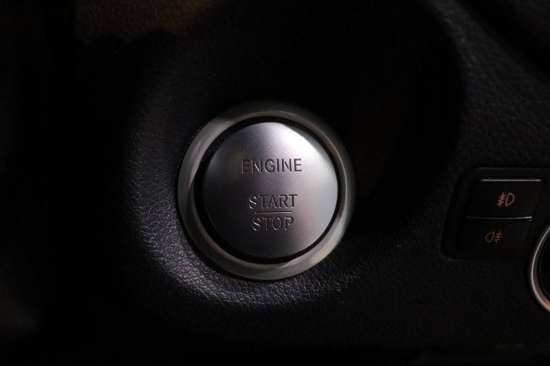 メルセデスベンツ GLA GLA250 4MATIC ﾚｰﾀﾞｰSP　受注生産ﾓﾃﾞﾙ 後期 黒革 ﾊﾟﾉﾗﾏｻﾝﾙｰﾌ 8ｲﾝﾁﾜｲﾄﾞﾅﾋﾞ CarPlay LEDﾍｯﾄﾞﾗｲﾄ ｱｸﾃｨﾌﾞｸﾙｺﾝ ｼｰﾄﾋｰﾀｰ ﾗﾝﾊﾞｰｻﾎﾟｰﾄ ﾒﾓﾘｰﾊﾟﾜｰｼｰﾄ ﾊﾞｯｸｶﾒﾗ 自動ﾘｱｹﾞｰﾄ 専用ｴｸｽﾃﾘｱ&18ｲﾝﾁｱﾙﾐ　2年保証