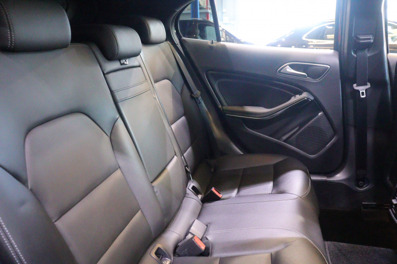 メルセデスベンツ GLA GLA250 4MATIC ﾚｰﾀﾞｰSP　受注生産ﾓﾃﾞﾙ 後期 黒革 ﾊﾟﾉﾗﾏｻﾝﾙｰﾌ 8ｲﾝﾁﾜｲﾄﾞﾅﾋﾞ CarPlay LEDﾍｯﾄﾞﾗｲﾄ ｱｸﾃｨﾌﾞｸﾙｺﾝ ｼｰﾄﾋｰﾀｰ ﾗﾝﾊﾞｰｻﾎﾟｰﾄ ﾒﾓﾘｰﾊﾟﾜｰｼｰﾄ ﾊﾞｯｸｶﾒﾗ 自動ﾘｱｹﾞｰﾄ 専用ｴｸｽﾃﾘｱ&18ｲﾝﾁｱﾙﾐ　2年保証