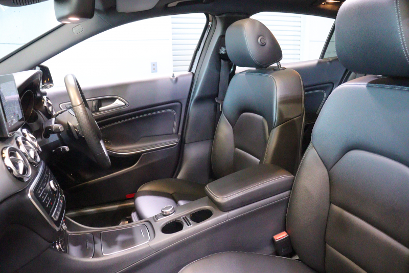 メルセデスベンツ GLA GLA250 4MATIC ﾚｰﾀﾞｰSP　受注生産ﾓﾃﾞﾙ 後期 黒革 ﾊﾟﾉﾗﾏｻﾝﾙｰﾌ 8ｲﾝﾁﾜｲﾄﾞﾅﾋﾞ CarPlay LEDﾍｯﾄﾞﾗｲﾄ ｱｸﾃｨﾌﾞｸﾙｺﾝ ｼｰﾄﾋｰﾀｰ ﾗﾝﾊﾞｰｻﾎﾟｰﾄ ﾒﾓﾘｰﾊﾟﾜｰｼｰﾄ ﾊﾞｯｸｶﾒﾗ 自動ﾘｱｹﾞｰﾄ 専用ｴｸｽﾃﾘｱ&18ｲﾝﾁｱﾙﾐ　2年保証