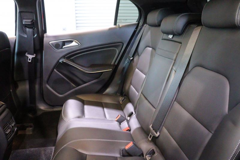 メルセデスベンツ GLA GLA250 4MATIC ﾚｰﾀﾞｰSP　受注生産ﾓﾃﾞﾙ 後期 黒革 ﾊﾟﾉﾗﾏｻﾝﾙｰﾌ 8ｲﾝﾁﾜｲﾄﾞﾅﾋﾞ CarPlay LEDﾍｯﾄﾞﾗｲﾄ ｱｸﾃｨﾌﾞｸﾙｺﾝ ｼｰﾄﾋｰﾀｰ ﾗﾝﾊﾞｰｻﾎﾟｰﾄ ﾒﾓﾘｰﾊﾟﾜｰｼｰﾄ ﾊﾞｯｸｶﾒﾗ 自動ﾘｱｹﾞｰﾄ 専用ｴｸｽﾃﾘｱ&18ｲﾝﾁｱﾙﾐ　2年保証