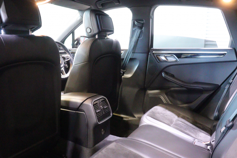 ポルシェ マカン S ｽﾎﾟｰﾂｸﾛﾉP　1ｵｰﾅｰ MY20 後期 ｴﾝﾄﾘｰﾄﾞﾗｲﾌﾞ 黒半革ｼｰﾄ MC後PCMﾅﾋﾞ CarPlay ｱｸﾃｨﾌﾞｸﾙｺﾝ ﾚｰﾝｷｰﾌﾟｱｼｽﾄ ﾚｰﾝﾁｪﾝｼﾞ LEDﾍｯﾄﾞﾗｲﾄ 360ｶﾒﾗ 21ｲﾝﾁｽﾎﾟｰﾂｸﾗｼｯｸﾎｲｰﾙ ｽﾎﾟｰﾂﾃｰﾙﾊﾟｲﾌﾟ　2年保証