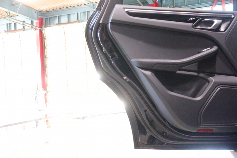 ポルシェ マカン S ｽﾎﾟｰﾂｸﾛﾉP　1ｵｰﾅｰ MY20 後期 ｴﾝﾄﾘｰﾄﾞﾗｲﾌﾞ 黒半革ｼｰﾄ MC後PCMﾅﾋﾞ CarPlay ｱｸﾃｨﾌﾞｸﾙｺﾝ ﾚｰﾝｷｰﾌﾟｱｼｽﾄ ﾚｰﾝﾁｪﾝｼﾞ LEDﾍｯﾄﾞﾗｲﾄ 360ｶﾒﾗ 21ｲﾝﾁｽﾎﾟｰﾂｸﾗｼｯｸﾎｲｰﾙ ｽﾎﾟｰﾂﾃｰﾙﾊﾟｲﾌﾟ　2年保証