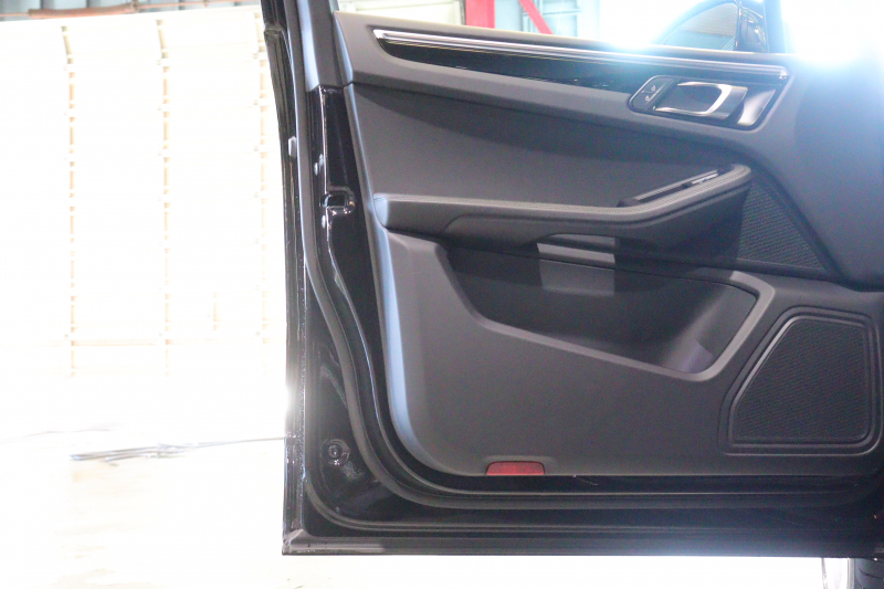 ポルシェ マカン S ｽﾎﾟｰﾂｸﾛﾉP　1ｵｰﾅｰ MY20 後期 ｴﾝﾄﾘｰﾄﾞﾗｲﾌﾞ 黒半革ｼｰﾄ MC後PCMﾅﾋﾞ CarPlay ｱｸﾃｨﾌﾞｸﾙｺﾝ ﾚｰﾝｷｰﾌﾟｱｼｽﾄ ﾚｰﾝﾁｪﾝｼﾞ LEDﾍｯﾄﾞﾗｲﾄ 360ｶﾒﾗ 21ｲﾝﾁｽﾎﾟｰﾂｸﾗｼｯｸﾎｲｰﾙ ｽﾎﾟｰﾂﾃｰﾙﾊﾟｲﾌﾟ　2年保証