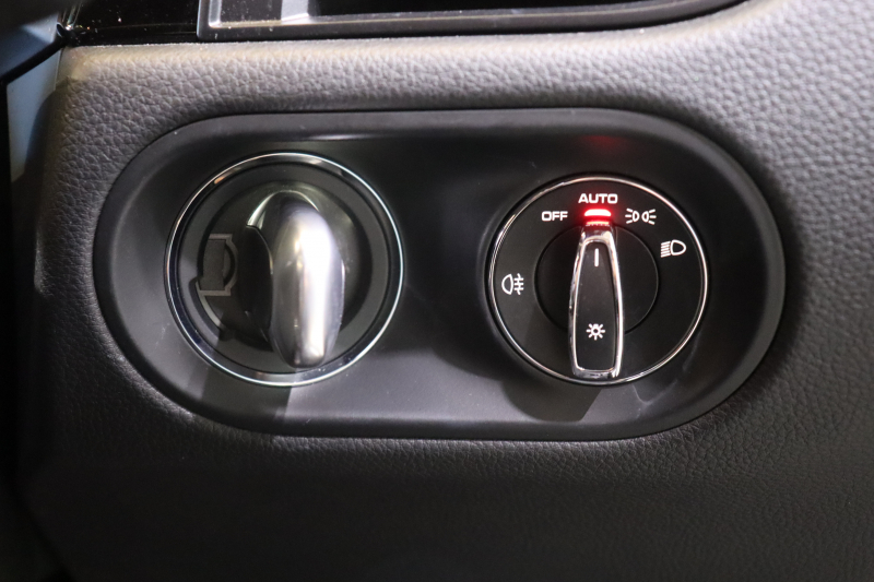 ポルシェ マカン S ｽﾎﾟｰﾂｸﾛﾉP　1ｵｰﾅｰ MY20 後期 ｴﾝﾄﾘｰﾄﾞﾗｲﾌﾞ 黒半革ｼｰﾄ MC後PCMﾅﾋﾞ CarPlay ｱｸﾃｨﾌﾞｸﾙｺﾝ ﾚｰﾝｷｰﾌﾟｱｼｽﾄ ﾚｰﾝﾁｪﾝｼﾞ LEDﾍｯﾄﾞﾗｲﾄ 360ｶﾒﾗ 21ｲﾝﾁｽﾎﾟｰﾂｸﾗｼｯｸﾎｲｰﾙ ｽﾎﾟｰﾂﾃｰﾙﾊﾟｲﾌﾟ　2年保証