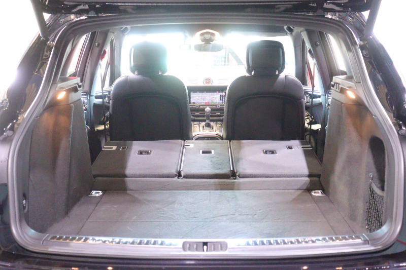 ポルシェ マカン S ｽﾎﾟｰﾂｸﾛﾉP　1ｵｰﾅｰ MY20 後期 ｴﾝﾄﾘｰﾄﾞﾗｲﾌﾞ 黒半革ｼｰﾄ MC後PCMﾅﾋﾞ CarPlay ｱｸﾃｨﾌﾞｸﾙｺﾝ ﾚｰﾝｷｰﾌﾟｱｼｽﾄ ﾚｰﾝﾁｪﾝｼﾞ LEDﾍｯﾄﾞﾗｲﾄ 360ｶﾒﾗ 21ｲﾝﾁｽﾎﾟｰﾂｸﾗｼｯｸﾎｲｰﾙ ｽﾎﾟｰﾂﾃｰﾙﾊﾟｲﾌﾟ　2年保証