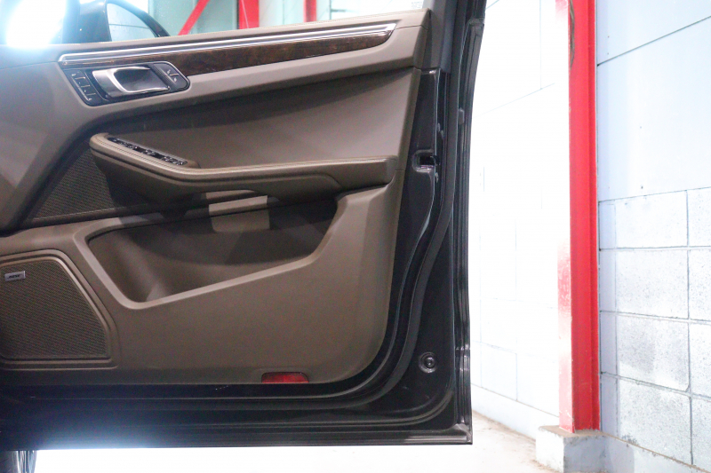 ポルシェ マカン GTS ｽﾎﾟｰﾂｸﾛﾉP　PASM 茶本革 ﾊﾟﾉﾗﾏｻﾝﾙｰﾌ PCMﾅﾋﾞBOSEｻｳﾝﾄﾞ PDLS+LEDﾍｯﾄﾞﾗｲﾄ ｽﾎﾟｰﾂｴｸﾞｿﾞｰｽﾄ 360ｶﾒﾗ 前後席ｼｰﾄ&ｽﾃｱﾘﾝｸﾞﾋｰﾀｰ ﾀﾞｰｸｳｫｰﾙﾅｯﾄｳｯﾄﾞｲﾝﾃﾘｱ 20ｲﾝﾁRSｽﾊﾟｲﾀﾞｰｱﾙﾐ　2年保証