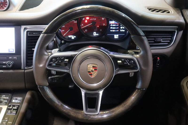 ポルシェ マカン GTS ｽﾎﾟｰﾂｸﾛﾉP　PASM 茶本革 ﾊﾟﾉﾗﾏｻﾝﾙｰﾌ PCMﾅﾋﾞBOSEｻｳﾝﾄﾞ PDLS+LEDﾍｯﾄﾞﾗｲﾄ ｽﾎﾟｰﾂｴｸﾞｿﾞｰｽﾄ 360ｶﾒﾗ 前後席ｼｰﾄ&ｽﾃｱﾘﾝｸﾞﾋｰﾀｰ ﾀﾞｰｸｳｫｰﾙﾅｯﾄｳｯﾄﾞｲﾝﾃﾘｱ 20ｲﾝﾁRSｽﾊﾟｲﾀﾞｰｱﾙﾐ　2年保証