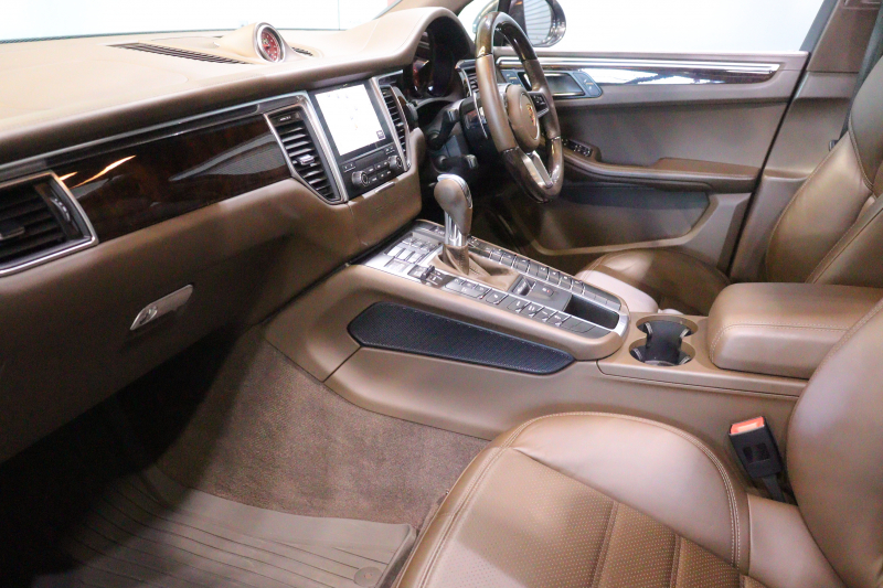 ポルシェ マカン GTS ｽﾎﾟｰﾂｸﾛﾉP　PASM 茶本革 ﾊﾟﾉﾗﾏｻﾝﾙｰﾌ PCMﾅﾋﾞBOSEｻｳﾝﾄﾞ PDLS+LEDﾍｯﾄﾞﾗｲﾄ ｽﾎﾟｰﾂｴｸﾞｿﾞｰｽﾄ 360ｶﾒﾗ 前後席ｼｰﾄ&ｽﾃｱﾘﾝｸﾞﾋｰﾀｰ ﾀﾞｰｸｳｫｰﾙﾅｯﾄｳｯﾄﾞｲﾝﾃﾘｱ 20ｲﾝﾁRSｽﾊﾟｲﾀﾞｰｱﾙﾐ　2年保証