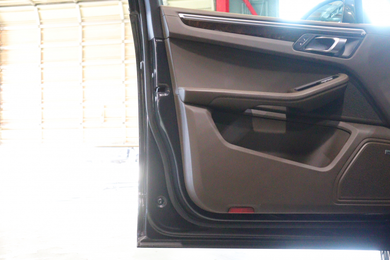 ポルシェ マカン GTS ｽﾎﾟｰﾂｸﾛﾉP　PASM 茶本革 ﾊﾟﾉﾗﾏｻﾝﾙｰﾌ PCMﾅﾋﾞBOSEｻｳﾝﾄﾞ PDLS+LEDﾍｯﾄﾞﾗｲﾄ ｽﾎﾟｰﾂｴｸﾞｿﾞｰｽﾄ 360ｶﾒﾗ 前後席ｼｰﾄ&ｽﾃｱﾘﾝｸﾞﾋｰﾀｰ ﾀﾞｰｸｳｫｰﾙﾅｯﾄｳｯﾄﾞｲﾝﾃﾘｱ 20ｲﾝﾁRSｽﾊﾟｲﾀﾞｰｱﾙﾐ　2年保証