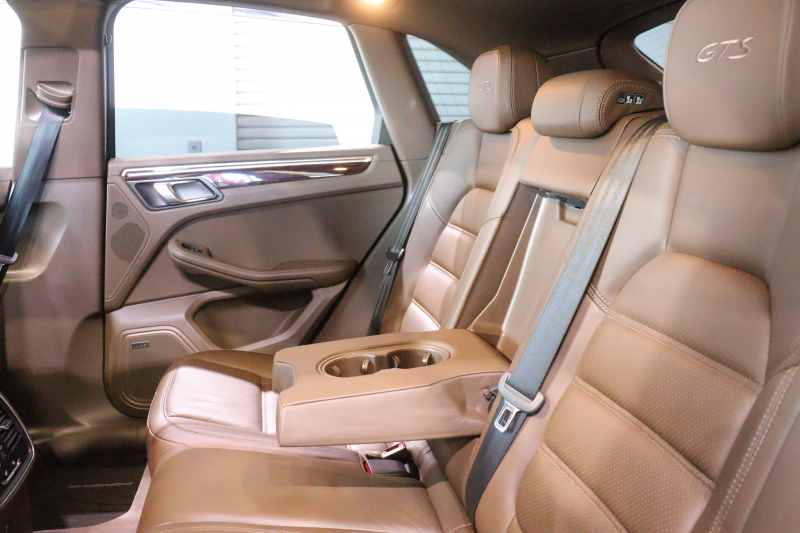 ポルシェ マカン GTS ｽﾎﾟｰﾂｸﾛﾉP　PASM 茶本革 ﾊﾟﾉﾗﾏｻﾝﾙｰﾌ PCMﾅﾋﾞBOSEｻｳﾝﾄﾞ PDLS+LEDﾍｯﾄﾞﾗｲﾄ ｽﾎﾟｰﾂｴｸﾞｿﾞｰｽﾄ 360ｶﾒﾗ 前後席ｼｰﾄ&ｽﾃｱﾘﾝｸﾞﾋｰﾀｰ ﾀﾞｰｸｳｫｰﾙﾅｯﾄｳｯﾄﾞｲﾝﾃﾘｱ 20ｲﾝﾁRSｽﾊﾟｲﾀﾞｰｱﾙﾐ　2年保証