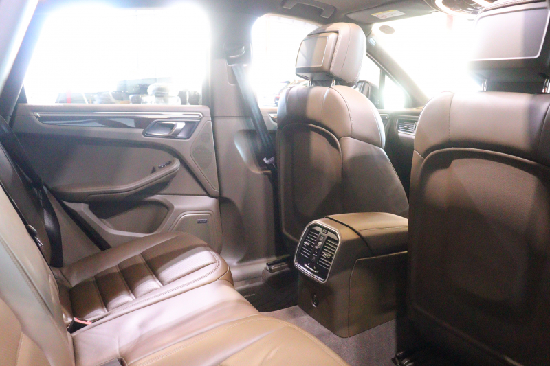 ポルシェ マカン GTS ｽﾎﾟｰﾂｸﾛﾉP　PASM 茶本革 ﾊﾟﾉﾗﾏｻﾝﾙｰﾌ PCMﾅﾋﾞBOSEｻｳﾝﾄﾞ PDLS+LEDﾍｯﾄﾞﾗｲﾄ ｽﾎﾟｰﾂｴｸﾞｿﾞｰｽﾄ 360ｶﾒﾗ 前後席ｼｰﾄ&ｽﾃｱﾘﾝｸﾞﾋｰﾀｰ ﾀﾞｰｸｳｫｰﾙﾅｯﾄｳｯﾄﾞｲﾝﾃﾘｱ 20ｲﾝﾁRSｽﾊﾟｲﾀﾞｰｱﾙﾐ　2年保証