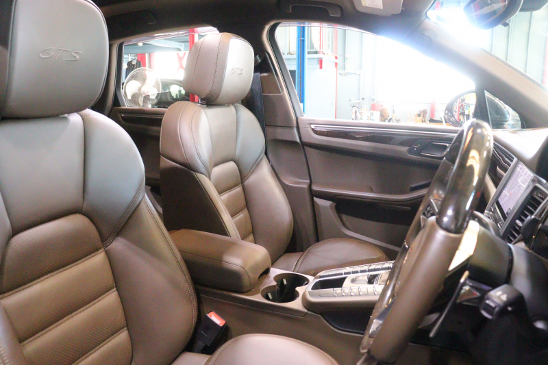 ポルシェ マカン GTS ｽﾎﾟｰﾂｸﾛﾉP　PASM 茶本革 ﾊﾟﾉﾗﾏｻﾝﾙｰﾌ PCMﾅﾋﾞBOSEｻｳﾝﾄﾞ PDLS+LEDﾍｯﾄﾞﾗｲﾄ ｽﾎﾟｰﾂｴｸﾞｿﾞｰｽﾄ 360ｶﾒﾗ 前後席ｼｰﾄ&ｽﾃｱﾘﾝｸﾞﾋｰﾀｰ ﾀﾞｰｸｳｫｰﾙﾅｯﾄｳｯﾄﾞｲﾝﾃﾘｱ 20ｲﾝﾁRSｽﾊﾟｲﾀﾞｰｱﾙﾐ　2年保証