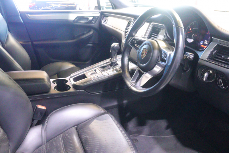 ポルシェ マカン ﾀｰﾎﾞ　PASM ｴﾝﾄﾘｰﾄﾞﾗｲﾌﾞ 黒本革 18Way電動ｼｰﾄ ｱﾙｶﾝﾀｰﾗﾙｰﾌﾗｲﾅｰ PCMﾅﾋﾞ ﾌﾙｾｸﾞTV BOSEｻｳﾝﾄﾞ ｷｾﾉﾝﾍｯﾄﾞﾗｲﾄ ﾊﾞｯｸ&ｻｲﾄﾞｶﾒﾗ 自動ﾘｱｹﾞｰﾄ 専用ｴｸｽﾃﾘｱ 20ｲﾝﾁRSｽﾊﾟｲﾀﾞｰｱﾙﾐ 有償色　2年保証