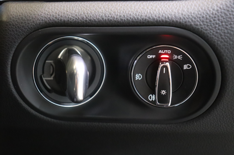 ポルシェ マカン ﾀｰﾎﾞ　PASM ｴﾝﾄﾘｰﾄﾞﾗｲﾌﾞ 黒本革 18Way電動ｼｰﾄ ｱﾙｶﾝﾀｰﾗﾙｰﾌﾗｲﾅｰ PCMﾅﾋﾞ ﾌﾙｾｸﾞTV BOSEｻｳﾝﾄﾞ ｷｾﾉﾝﾍｯﾄﾞﾗｲﾄ ﾊﾞｯｸ&ｻｲﾄﾞｶﾒﾗ 自動ﾘｱｹﾞｰﾄ 専用ｴｸｽﾃﾘｱ 20ｲﾝﾁRSｽﾊﾟｲﾀﾞｰｱﾙﾐ 有償色　2年保証