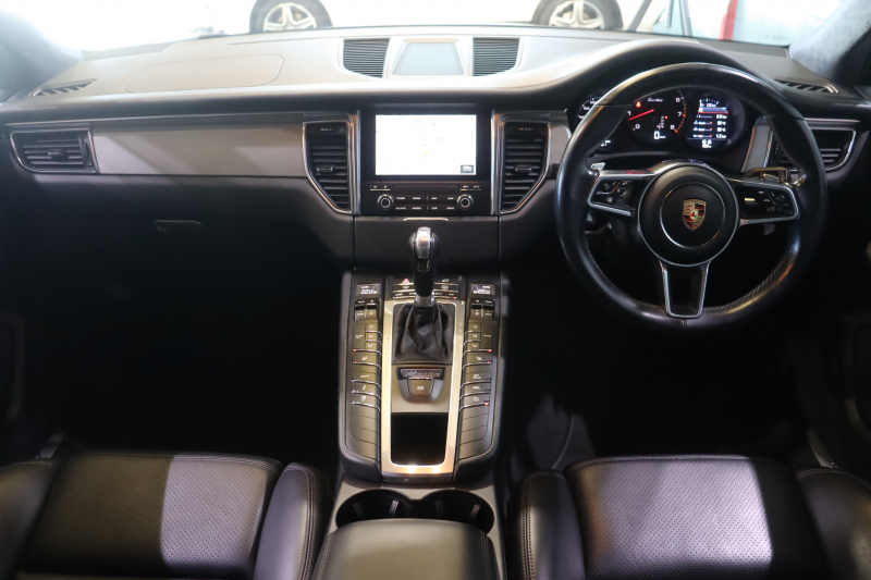 ポルシェ マカン ﾀｰﾎﾞ　PASM ｴﾝﾄﾘｰﾄﾞﾗｲﾌﾞ 黒本革 18Way電動ｼｰﾄ ｱﾙｶﾝﾀｰﾗﾙｰﾌﾗｲﾅｰ PCMﾅﾋﾞ ﾌﾙｾｸﾞTV BOSEｻｳﾝﾄﾞ ｷｾﾉﾝﾍｯﾄﾞﾗｲﾄ ﾊﾞｯｸ&ｻｲﾄﾞｶﾒﾗ 自動ﾘｱｹﾞｰﾄ 専用ｴｸｽﾃﾘｱ 20ｲﾝﾁRSｽﾊﾟｲﾀﾞｰｱﾙﾐ 有償色　2年保証