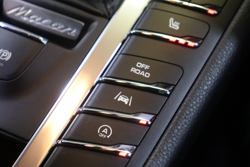 ポルシェ マカン ﾀｰﾎﾞ　PASM ｴﾝﾄﾘｰﾄﾞﾗｲﾌﾞ 黒本革 18Way電動ｼｰﾄ ｱﾙｶﾝﾀｰﾗﾙｰﾌﾗｲﾅｰ PCMﾅﾋﾞ ﾌﾙｾｸﾞTV BOSEｻｳﾝﾄﾞ ｷｾﾉﾝﾍｯﾄﾞﾗｲﾄ ﾊﾞｯｸ&ｻｲﾄﾞｶﾒﾗ 自動ﾘｱｹﾞｰﾄ 専用ｴｸｽﾃﾘｱ 20ｲﾝﾁRSｽﾊﾟｲﾀﾞｰｱﾙﾐ 有償色　2年保証