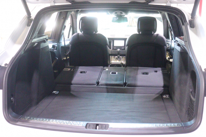 ポルシェ マカン ﾀｰﾎﾞ　PASM ｴﾝﾄﾘｰﾄﾞﾗｲﾌﾞ 黒本革 18Way電動ｼｰﾄ ｱﾙｶﾝﾀｰﾗﾙｰﾌﾗｲﾅｰ PCMﾅﾋﾞ ﾌﾙｾｸﾞTV BOSEｻｳﾝﾄﾞ ｷｾﾉﾝﾍｯﾄﾞﾗｲﾄ ﾊﾞｯｸ&ｻｲﾄﾞｶﾒﾗ 自動ﾘｱｹﾞｰﾄ 専用ｴｸｽﾃﾘｱ 20ｲﾝﾁRSｽﾊﾟｲﾀﾞｰｱﾙﾐ 有償色　2年保証