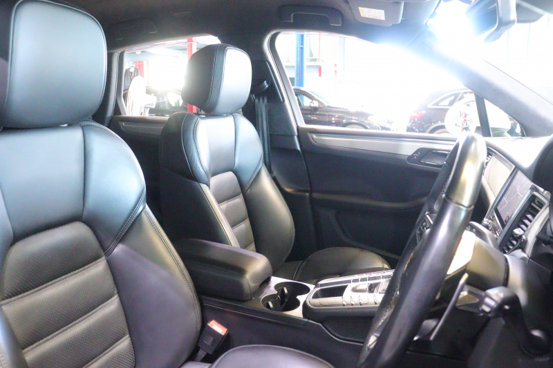 ポルシェ マカン ﾀｰﾎﾞ　PASM ｴﾝﾄﾘｰﾄﾞﾗｲﾌﾞ 黒本革 18Way電動ｼｰﾄ ｱﾙｶﾝﾀｰﾗﾙｰﾌﾗｲﾅｰ PCMﾅﾋﾞ ﾌﾙｾｸﾞTV BOSEｻｳﾝﾄﾞ ｷｾﾉﾝﾍｯﾄﾞﾗｲﾄ ﾊﾞｯｸ&ｻｲﾄﾞｶﾒﾗ 自動ﾘｱｹﾞｰﾄ 専用ｴｸｽﾃﾘｱ 20ｲﾝﾁRSｽﾊﾟｲﾀﾞｰｱﾙﾐ 有償色　2年保証