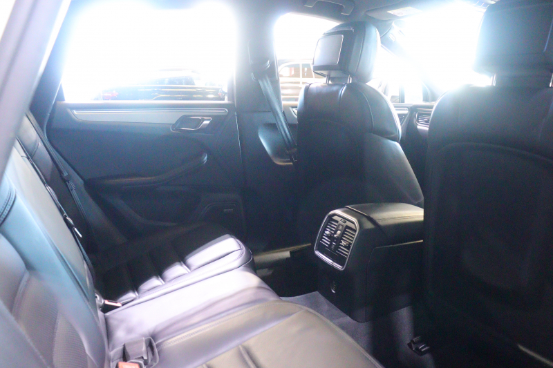 ポルシェ マカン ﾀｰﾎﾞ　PASM ｴﾝﾄﾘｰﾄﾞﾗｲﾌﾞ 黒本革 18Way電動ｼｰﾄ ｱﾙｶﾝﾀｰﾗﾙｰﾌﾗｲﾅｰ PCMﾅﾋﾞ ﾌﾙｾｸﾞTV BOSEｻｳﾝﾄﾞ ｷｾﾉﾝﾍｯﾄﾞﾗｲﾄ ﾊﾞｯｸ&ｻｲﾄﾞｶﾒﾗ 自動ﾘｱｹﾞｰﾄ 専用ｴｸｽﾃﾘｱ 20ｲﾝﾁRSｽﾊﾟｲﾀﾞｰｱﾙﾐ 有償色　2年保証