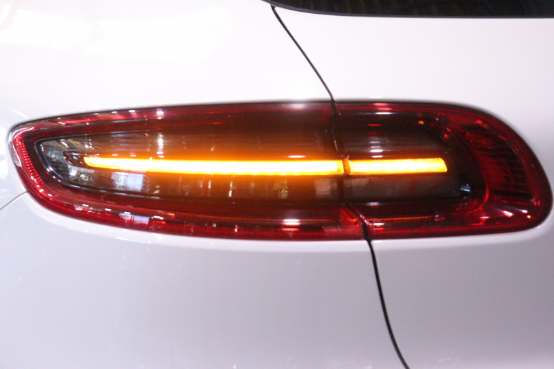 ポルシェ マカン ﾀｰﾎﾞ　PASM ｴﾝﾄﾘｰﾄﾞﾗｲﾌﾞ 黒本革 18Way電動ｼｰﾄ ｱﾙｶﾝﾀｰﾗﾙｰﾌﾗｲﾅｰ PCMﾅﾋﾞ ﾌﾙｾｸﾞTV BOSEｻｳﾝﾄﾞ ｷｾﾉﾝﾍｯﾄﾞﾗｲﾄ ﾊﾞｯｸ&ｻｲﾄﾞｶﾒﾗ 自動ﾘｱｹﾞｰﾄ 専用ｴｸｽﾃﾘｱ 20ｲﾝﾁRSｽﾊﾟｲﾀﾞｰｱﾙﾐ 有償色　2年保証