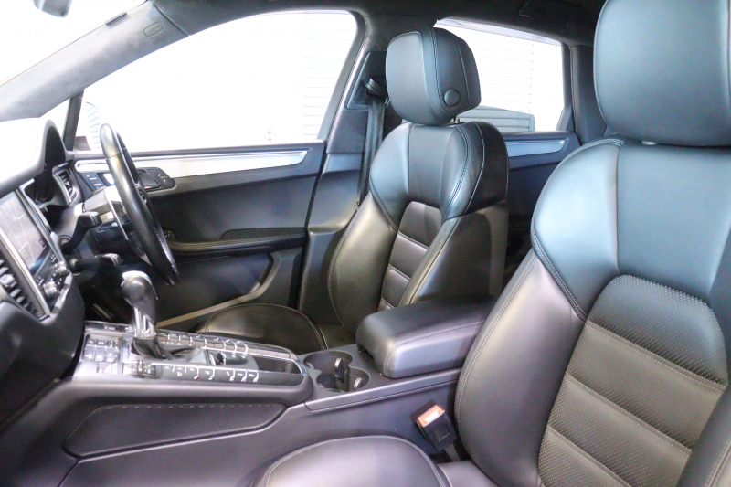 ポルシェ マカン ﾀｰﾎﾞ　PASM ｴﾝﾄﾘｰﾄﾞﾗｲﾌﾞ 黒本革 18Way電動ｼｰﾄ ｱﾙｶﾝﾀｰﾗﾙｰﾌﾗｲﾅｰ PCMﾅﾋﾞ ﾌﾙｾｸﾞTV BOSEｻｳﾝﾄﾞ ｷｾﾉﾝﾍｯﾄﾞﾗｲﾄ ﾊﾞｯｸ&ｻｲﾄﾞｶﾒﾗ 自動ﾘｱｹﾞｰﾄ 専用ｴｸｽﾃﾘｱ 20ｲﾝﾁRSｽﾊﾟｲﾀﾞｰｱﾙﾐ 有償色　2年保証