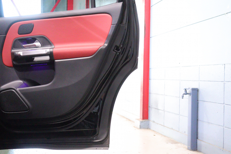 メルセデスベンツ GLB GLB200d 4MATIC AMGﾗｲﾝ AMGﾚｻﾞｰｴｸｽｸﾙｰｼﾌﾞ&ｱﾄﾞﾊﾞﾝｽﾄﾞP ﾚｰﾀﾞｰSP　ﾂｰﾄﾝﾚｻﾞｰ(赤/黒) ﾊﾟﾉﾗﾏｻﾝﾙｰﾌ 10.25ｲﾝﾁﾜｲﾄﾞﾅﾋﾞ&ｺｸﾋﾟｯﾄﾃﾞｨｽﾌﾟﾚｲ ｱﾄﾞﾊﾞﾝｽﾄﾞｻｳﾝﾄﾞ ﾏﾙﾁﾋﾞｰﾑLED ﾏﾙﾁｶﾗｰｱﾝﾋﾞｴﾝﾄﾗｲﾄ(64色) AMGｴｱﾛ　2年保証