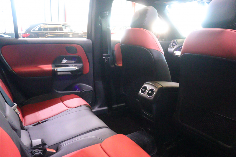 メルセデスベンツ GLB GLB200d 4MATIC AMGﾗｲﾝ AMGﾚｻﾞｰｴｸｽｸﾙｰｼﾌﾞ&ｱﾄﾞﾊﾞﾝｽﾄﾞP ﾚｰﾀﾞｰSP　ﾂｰﾄﾝﾚｻﾞｰ(赤/黒) ﾊﾟﾉﾗﾏｻﾝﾙｰﾌ 10.25ｲﾝﾁﾜｲﾄﾞﾅﾋﾞ&ｺｸﾋﾟｯﾄﾃﾞｨｽﾌﾟﾚｲ ｱﾄﾞﾊﾞﾝｽﾄﾞｻｳﾝﾄﾞ ﾏﾙﾁﾋﾞｰﾑLED ﾏﾙﾁｶﾗｰｱﾝﾋﾞｴﾝﾄﾗｲﾄ(64色) AMGｴｱﾛ　2年保証