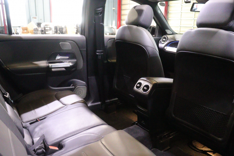 メルセデスベンツ GLB GLB200d AMGﾚｻﾞｰｴｸｽｸﾙｰｼﾌﾞ&ｱﾄﾞﾊﾞﾝｽﾄﾞ&ﾅﾋﾞｹﾞｰｼｮﾝP ﾚｰﾀﾞｰSP　ﾂｰﾄﾝﾚｻﾞｰ(灰/黒) ﾊﾟﾉﾗﾏｻﾝﾙｰﾌ 10.25ｲﾝﾁﾜｲﾄﾞﾅﾋﾞ&ｺｸﾋﾟｯﾄﾃﾞｨｽﾌﾟﾚｲ ｱﾄﾞﾊﾞﾝｽﾄﾞｻｳﾝﾄﾞ ﾏﾙﾁﾋﾞｰﾑLED 360ｶﾒﾗ ﾏﾙﾁｶﾗｰｱﾝﾋﾞｴﾝﾄ(64色) AMGｴｱﾛ　2年保証