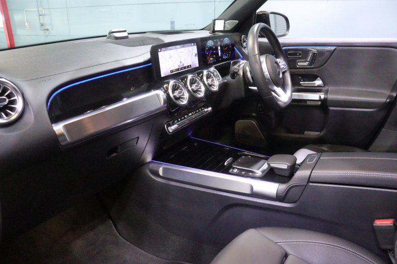 メルセデスベンツ GLB GLB200d AMGﾚｻﾞｰｴｸｽｸﾙｰｼﾌﾞ&ｱﾄﾞﾊﾞﾝｽﾄﾞ&ﾅﾋﾞｹﾞｰｼｮﾝP ﾚｰﾀﾞｰSP　ﾂｰﾄﾝﾚｻﾞｰ(灰/黒) ﾊﾟﾉﾗﾏｻﾝﾙｰﾌ 10.25ｲﾝﾁﾜｲﾄﾞﾅﾋﾞ&ｺｸﾋﾟｯﾄﾃﾞｨｽﾌﾟﾚｲ ｱﾄﾞﾊﾞﾝｽﾄﾞｻｳﾝﾄﾞ ﾏﾙﾁﾋﾞｰﾑLED 360ｶﾒﾗ ﾏﾙﾁｶﾗｰｱﾝﾋﾞｴﾝﾄ(64色) AMGｴｱﾛ　2年保証