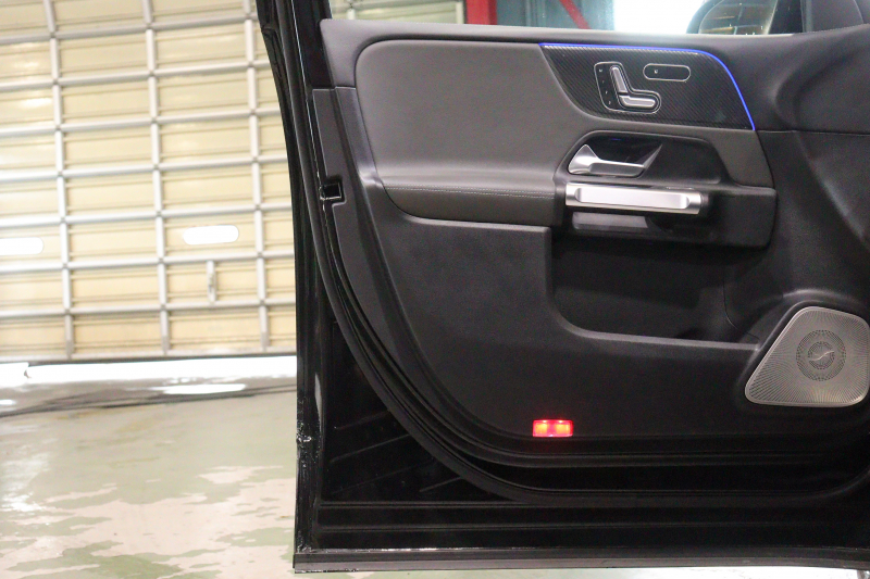 メルセデスベンツ GLB GLB200d AMGﾚｻﾞｰｴｸｽｸﾙｰｼﾌﾞ&ｱﾄﾞﾊﾞﾝｽﾄﾞ&ﾅﾋﾞｹﾞｰｼｮﾝP ﾚｰﾀﾞｰSP　ﾂｰﾄﾝﾚｻﾞｰ(灰/黒) ﾊﾟﾉﾗﾏｻﾝﾙｰﾌ 10.25ｲﾝﾁﾜｲﾄﾞﾅﾋﾞ&ｺｸﾋﾟｯﾄﾃﾞｨｽﾌﾟﾚｲ ｱﾄﾞﾊﾞﾝｽﾄﾞｻｳﾝﾄﾞ ﾏﾙﾁﾋﾞｰﾑLED 360ｶﾒﾗ ﾏﾙﾁｶﾗｰｱﾝﾋﾞｴﾝﾄ(64色) AMGｴｱﾛ　2年保証