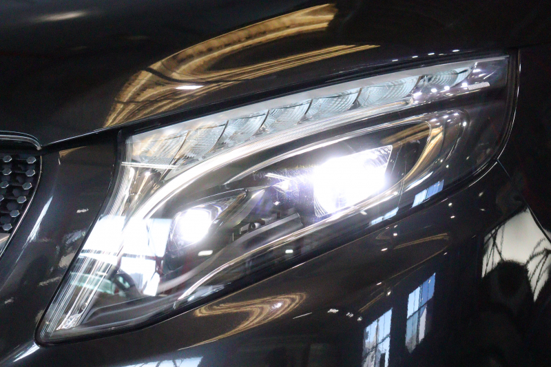 メルセデスベンツ Vクラス V260 ｱﾊﾞﾝｷﾞｬﾙﾄﾞ ﾛﾝｸﾞ AMGﾗｲﾝ ｴｸｽｸﾙｰｼﾌﾞｼｰﾄP ﾚｰﾀﾞｰSP　105台限定 黒革 ﾊﾟﾉﾗﾏｻﾝﾙｰﾌ 8.4ｲﾝﾁﾜｲﾄﾞﾅﾋﾞ Burmesterｻｳﾝﾄﾞ Carrozeriaﾘｱﾓﾆﾀｰ 2列目ｴｸｽｸﾙｰｼﾌﾞｼｰﾄ ｼｰﾄﾋｰﾀｰ ﾍﾞﾝﾁﾚｰﾀｰ ﾏｯｻｰｼﾞ 冷蔵庫付ｾﾝﾀｰｺﾝｿｰﾙ　2年保証