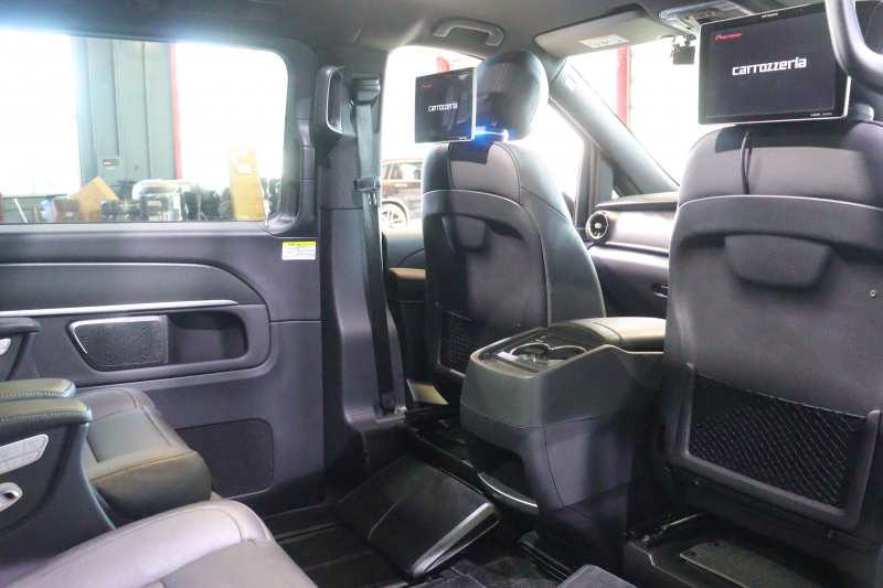 メルセデスベンツ Vクラス V260 ｱﾊﾞﾝｷﾞｬﾙﾄﾞ ﾛﾝｸﾞ AMGﾗｲﾝ ｴｸｽｸﾙｰｼﾌﾞｼｰﾄP ﾚｰﾀﾞｰSP　105台限定 黒革 ﾊﾟﾉﾗﾏｻﾝﾙｰﾌ 8.4ｲﾝﾁﾜｲﾄﾞﾅﾋﾞ Burmesterｻｳﾝﾄﾞ Carrozeriaﾘｱﾓﾆﾀｰ 2列目ｴｸｽｸﾙｰｼﾌﾞｼｰﾄ ｼｰﾄﾋｰﾀｰ ﾍﾞﾝﾁﾚｰﾀｰ ﾏｯｻｰｼﾞ 冷蔵庫付ｾﾝﾀｰｺﾝｿｰﾙ　2年保証