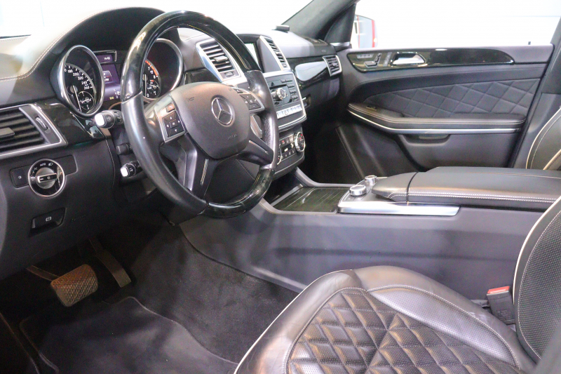 メルセデスベンツ GLクラス GL550 4MATIC AMGｴｸｽｸﾙｰｼﾌﾞ/designoｲﾝﾃﾘｱ/ｵ-ﾃﾞｨｵ&ﾋﾞｼﾞｭｱﾙP ﾚｰﾀﾞｰSP　1ｵｰﾅｰ designo専用ﾚｻﾞｰｼｰﾄ ﾊﾟﾉﾗﾏｻﾝﾙｰﾌ ﾜｲﾄﾞﾅﾋﾞ 360ｶﾒﾗ ﾘｱｴﾝﾀｰﾃｲﾒﾝﾄ ﾍﾞﾝﾁﾚｰﾀｰ harman/kardonｻｳﾝﾄﾞ AMGｴｱﾛ&21ｲﾝﾁｱﾙﾐ　2年保証