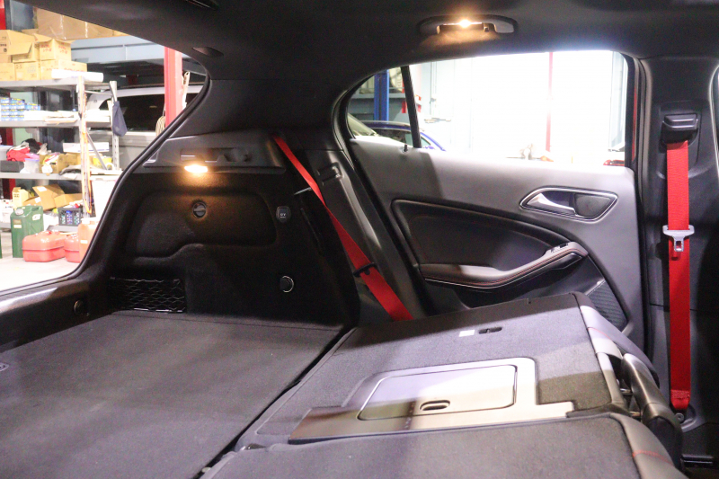 AMG GLA GLA45 4MATIC ﾚｰﾀﾞｰSP　後期ﾓﾃﾞﾙ 本革ｼｰﾄ(ﾌﾞﾗｯｸ) ﾊﾟﾉﾗﾏｻﾝﾙｰﾌ 8ｲﾝﾁﾜｲﾄﾞﾅﾋﾞ CarPlay LEDﾍｯﾄﾞﾗｲﾄ ｱｸﾃｨﾌﾞｸﾙｺﾝ 自動ﾘｱｹﾞｰﾄ AMGﾃﾞｻﾞｲﾝｲﾝﾃﾘｱﾄﾘﾑ 専用ｴｸｽﾃﾘｱ&19ｲﾝﾁｱﾙﾐ　2年保証