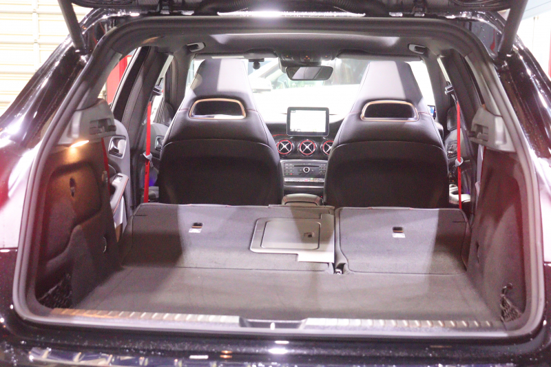 AMG GLA GLA45 4MATIC ﾚｰﾀﾞｰSP　後期ﾓﾃﾞﾙ 本革ｼｰﾄ(ﾌﾞﾗｯｸ) ﾊﾟﾉﾗﾏｻﾝﾙｰﾌ 8ｲﾝﾁﾜｲﾄﾞﾅﾋﾞ CarPlay LEDﾍｯﾄﾞﾗｲﾄ ｱｸﾃｨﾌﾞｸﾙｺﾝ 自動ﾘｱｹﾞｰﾄ AMGﾃﾞｻﾞｲﾝｲﾝﾃﾘｱﾄﾘﾑ 専用ｴｸｽﾃﾘｱ&19ｲﾝﾁｱﾙﾐ　2年保証