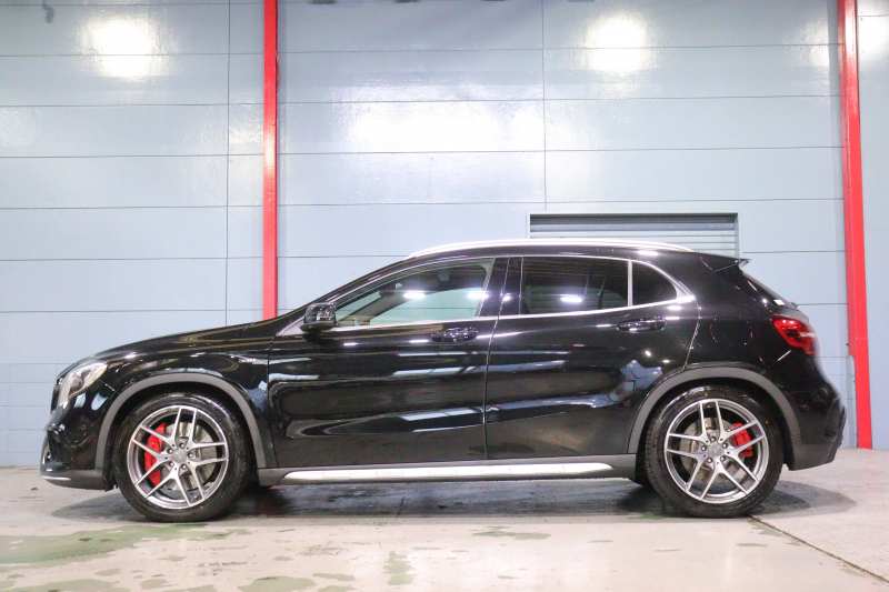 AMG GLA GLA45 4MATIC ﾚｰﾀﾞｰSP　後期ﾓﾃﾞﾙ 本革ｼｰﾄ(ﾌﾞﾗｯｸ) ﾊﾟﾉﾗﾏｻﾝﾙｰﾌ 8ｲﾝﾁﾜｲﾄﾞﾅﾋﾞ CarPlay LEDﾍｯﾄﾞﾗｲﾄ ｱｸﾃｨﾌﾞｸﾙｺﾝ 自動ﾘｱｹﾞｰﾄ AMGﾃﾞｻﾞｲﾝｲﾝﾃﾘｱﾄﾘﾑ 専用ｴｸｽﾃﾘｱ&19ｲﾝﾁｱﾙﾐ　2年保証
