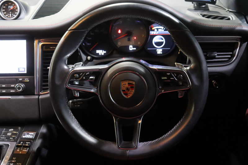 ポルシェ マカン S ｽﾎﾟｰﾂｸﾛﾉP　MY17 PASM ｴｱｻｽ ﾂｰﾄﾝﾚｻﾞｰｲﾝﾃﾘｱ(ﾚｯﾄﾞ/ﾌﾞﾗｯｸ) PCMﾅﾋﾞ 18wayメモリー付電動ｼｰﾄ ﾚｰﾝﾁｪﾝｼﾞｱｼｽﾄ ｽﾎﾟｰﾂﾃｰﾙﾊﾟｲﾌﾟ 20ｲﾝﾁﾏｶﾝｽﾎﾟｰﾂﾃﾞｻﾞｲﾝｱﾙﾐ　2年保証