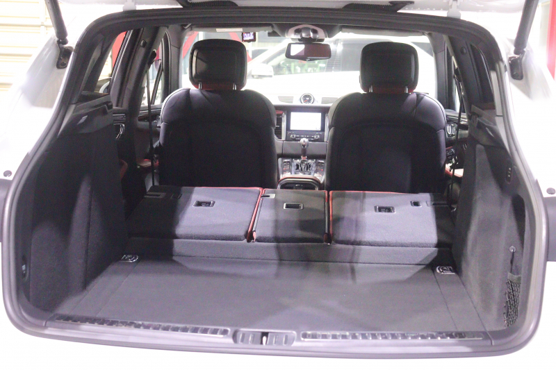 ポルシェ マカン S ｽﾎﾟｰﾂｸﾛﾉP　MY17 PASM ｴｱｻｽ ﾂｰﾄﾝﾚｻﾞｰｲﾝﾃﾘｱ(ﾚｯﾄﾞ/ﾌﾞﾗｯｸ) PCMﾅﾋﾞ 18wayメモリー付電動ｼｰﾄ ﾚｰﾝﾁｪﾝｼﾞｱｼｽﾄ ｽﾎﾟｰﾂﾃｰﾙﾊﾟｲﾌﾟ 20ｲﾝﾁﾏｶﾝｽﾎﾟｰﾂﾃﾞｻﾞｲﾝｱﾙﾐ　2年保証