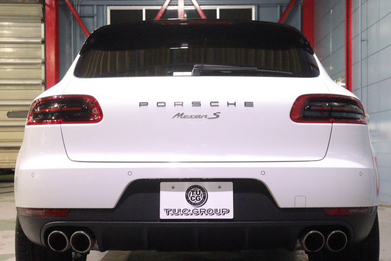 ポルシェ マカン S ｽﾎﾟｰﾂｸﾛﾉP　MY17 PASM ｴｱｻｽ ﾂｰﾄﾝﾚｻﾞｰｲﾝﾃﾘｱ(ﾚｯﾄﾞ/ﾌﾞﾗｯｸ) PCMﾅﾋﾞ 18wayメモリー付電動ｼｰﾄ ﾚｰﾝﾁｪﾝｼﾞｱｼｽﾄ ｽﾎﾟｰﾂﾃｰﾙﾊﾟｲﾌﾟ 20ｲﾝﾁﾏｶﾝｽﾎﾟｰﾂﾃﾞｻﾞｲﾝｱﾙﾐ　2年保証