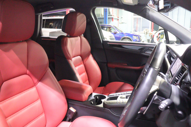 ポルシェ マカン S ｽﾎﾟｰﾂｸﾛﾉP　MY17 PASM ｴｱｻｽ ﾂｰﾄﾝﾚｻﾞｰｲﾝﾃﾘｱ(ﾚｯﾄﾞ/ﾌﾞﾗｯｸ) PCMﾅﾋﾞ 18wayメモリー付電動ｼｰﾄ ﾚｰﾝﾁｪﾝｼﾞｱｼｽﾄ ｽﾎﾟｰﾂﾃｰﾙﾊﾟｲﾌﾟ 20ｲﾝﾁﾏｶﾝｽﾎﾟｰﾂﾃﾞｻﾞｲﾝｱﾙﾐ　2年保証