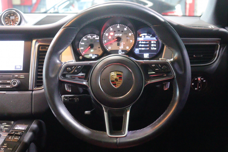 ポルシェ マカン GTS ｽﾎﾟｰﾂｸﾛﾉP　PASM ﾂｰﾄﾝﾚｻﾞｰｲﾝﾃﾘｱ（赤/黒） ﾊﾟﾉﾗﾏｻﾝﾙｰﾌ PCMﾅﾋﾞ CarPlay BOSEｻｳﾝﾄﾞ PDLS+LEDﾍｯﾄﾞﾗｲﾄ ｽﾎﾟｰﾂｴｸﾞｿﾞｰｽﾄ 360ｶﾒﾗ ｱｸﾃｨﾌﾞｸﾙｺﾝ ﾚｰﾝｷｰﾌﾟｱｼｽﾄ ﾚｰﾝﾁｪﾝｼﾞ 20ｲﾝﾁRSｽﾊﾟｲﾀﾞｰｱﾙﾐ　2年保証