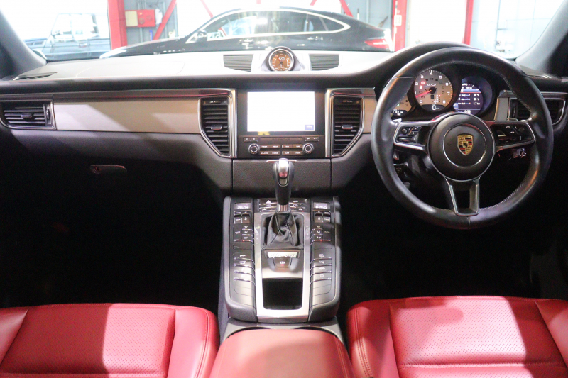 ポルシェ マカン GTS ｽﾎﾟｰﾂｸﾛﾉP　PASM ﾂｰﾄﾝﾚｻﾞｰｲﾝﾃﾘｱ（赤/黒） ﾊﾟﾉﾗﾏｻﾝﾙｰﾌ PCMﾅﾋﾞ CarPlay BOSEｻｳﾝﾄﾞ PDLS+LEDﾍｯﾄﾞﾗｲﾄ ｽﾎﾟｰﾂｴｸﾞｿﾞｰｽﾄ 360ｶﾒﾗ ｱｸﾃｨﾌﾞｸﾙｺﾝ ﾚｰﾝｷｰﾌﾟｱｼｽﾄ ﾚｰﾝﾁｪﾝｼﾞ 20ｲﾝﾁRSｽﾊﾟｲﾀﾞｰｱﾙﾐ　2年保証
