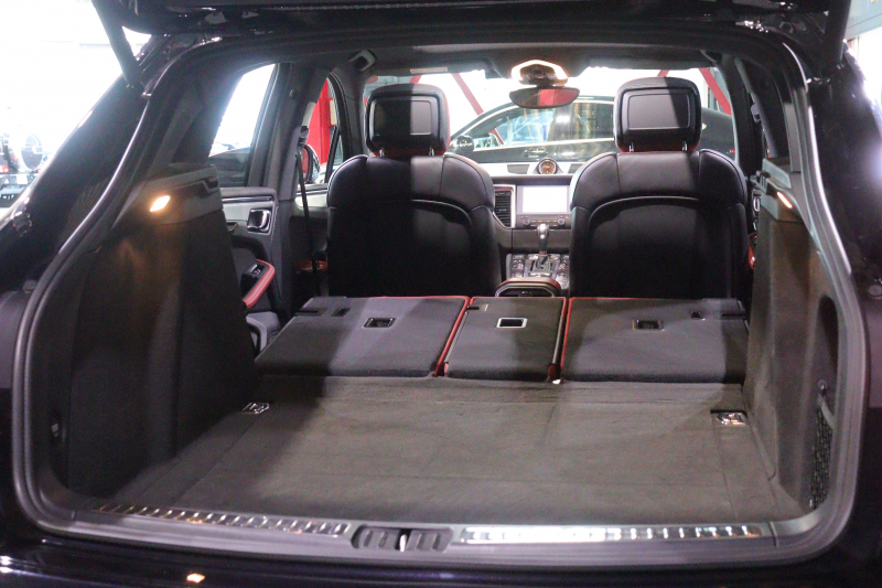 ポルシェ マカン GTS ｽﾎﾟｰﾂｸﾛﾉP　PASM ﾂｰﾄﾝﾚｻﾞｰｲﾝﾃﾘｱ（赤/黒） ﾊﾟﾉﾗﾏｻﾝﾙｰﾌ PCMﾅﾋﾞ CarPlay BOSEｻｳﾝﾄﾞ PDLS+LEDﾍｯﾄﾞﾗｲﾄ ｽﾎﾟｰﾂｴｸﾞｿﾞｰｽﾄ 360ｶﾒﾗ ｱｸﾃｨﾌﾞｸﾙｺﾝ ﾚｰﾝｷｰﾌﾟｱｼｽﾄ ﾚｰﾝﾁｪﾝｼﾞ 20ｲﾝﾁRSｽﾊﾟｲﾀﾞｰｱﾙﾐ　2年保証