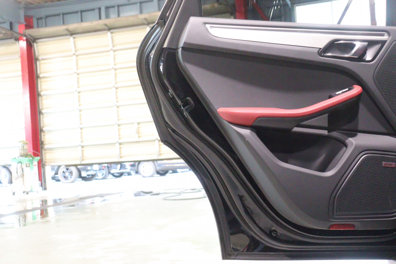 ポルシェ マカン GTS ｽﾎﾟｰﾂｸﾛﾉP　PASM ﾂｰﾄﾝﾚｻﾞｰｲﾝﾃﾘｱ（赤/黒） ﾊﾟﾉﾗﾏｻﾝﾙｰﾌ PCMﾅﾋﾞ CarPlay BOSEｻｳﾝﾄﾞ PDLS+LEDﾍｯﾄﾞﾗｲﾄ ｽﾎﾟｰﾂｴｸﾞｿﾞｰｽﾄ 360ｶﾒﾗ ｱｸﾃｨﾌﾞｸﾙｺﾝ ﾚｰﾝｷｰﾌﾟｱｼｽﾄ ﾚｰﾝﾁｪﾝｼﾞ 20ｲﾝﾁRSｽﾊﾟｲﾀﾞｰｱﾙﾐ　2年保証