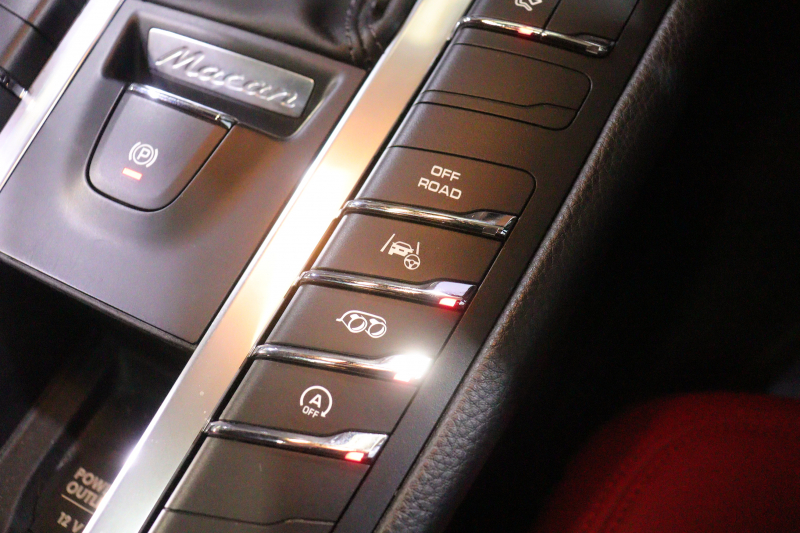 ポルシェ マカン GTS ｽﾎﾟｰﾂｸﾛﾉP　PASM ﾂｰﾄﾝﾚｻﾞｰｲﾝﾃﾘｱ（赤/黒） ﾊﾟﾉﾗﾏｻﾝﾙｰﾌ PCMﾅﾋﾞ CarPlay BOSEｻｳﾝﾄﾞ PDLS+LEDﾍｯﾄﾞﾗｲﾄ ｽﾎﾟｰﾂｴｸﾞｿﾞｰｽﾄ 360ｶﾒﾗ ｱｸﾃｨﾌﾞｸﾙｺﾝ ﾚｰﾝｷｰﾌﾟｱｼｽﾄ ﾚｰﾝﾁｪﾝｼﾞ 20ｲﾝﾁRSｽﾊﾟｲﾀﾞｰｱﾙﾐ　2年保証