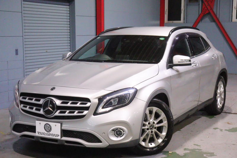 メルセデスベンツ GLA GLA180 ﾚｰﾀﾞｰSP　後期ﾓﾃﾞﾙ ﾌﾞﾗｯｸﾚｻﾞｰﾂｲﾝｼｰﾄ 8ｲﾝﾁﾜｲﾄﾞﾅﾋﾞ CarPlay LEDﾍｯﾄﾞﾗｲﾄ ｱｸﾃｨﾌﾞｸﾙｺﾝ ﾚｰﾝｷｰﾌﾟ ﾌﾞﾗｲﾝﾄﾞｽﾎﾟｯﾄ ｼｰﾄﾋｰﾀｰ ﾊﾞｯｸｶﾒﾗ 自動ﾘｱｹﾞｰﾄ 純正17ｲﾝﾁｱﾙﾐ　2年保証