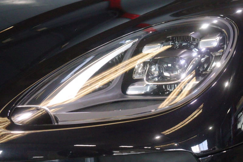 ポルシェ マカン ﾀｰﾎﾞ　MY17 PASM 黒本革 18Way電動ｼｰﾄ ｼｰﾄﾋｰﾀｰ ｱﾙｶﾝﾀｰﾗﾙｰﾌﾗｲﾅｰ PCMﾅﾋﾞ BOSEｻｳﾝﾄﾞ Car Play PDLS付LEDﾍｯﾄﾞﾗｲﾄ 360ｶﾒﾗ 21ｲﾝﾁHRE522Mｱﾙﾐ KWｻｽﾍﾟﾝｼｮﾝ　2年保証